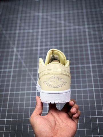 AIR JORDAN 1