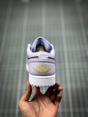 AIR JORDAN 1