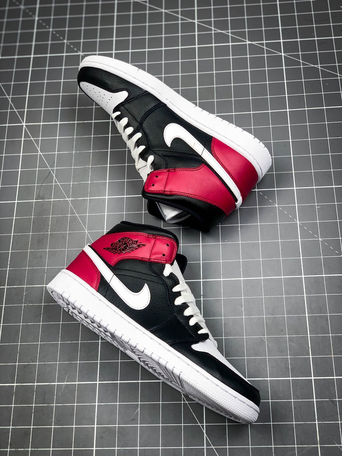 AIR JORDAN 1