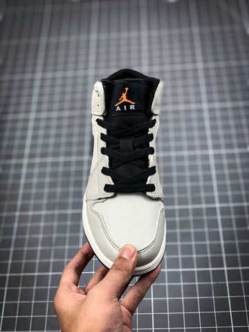 AIR JORDAN 1
