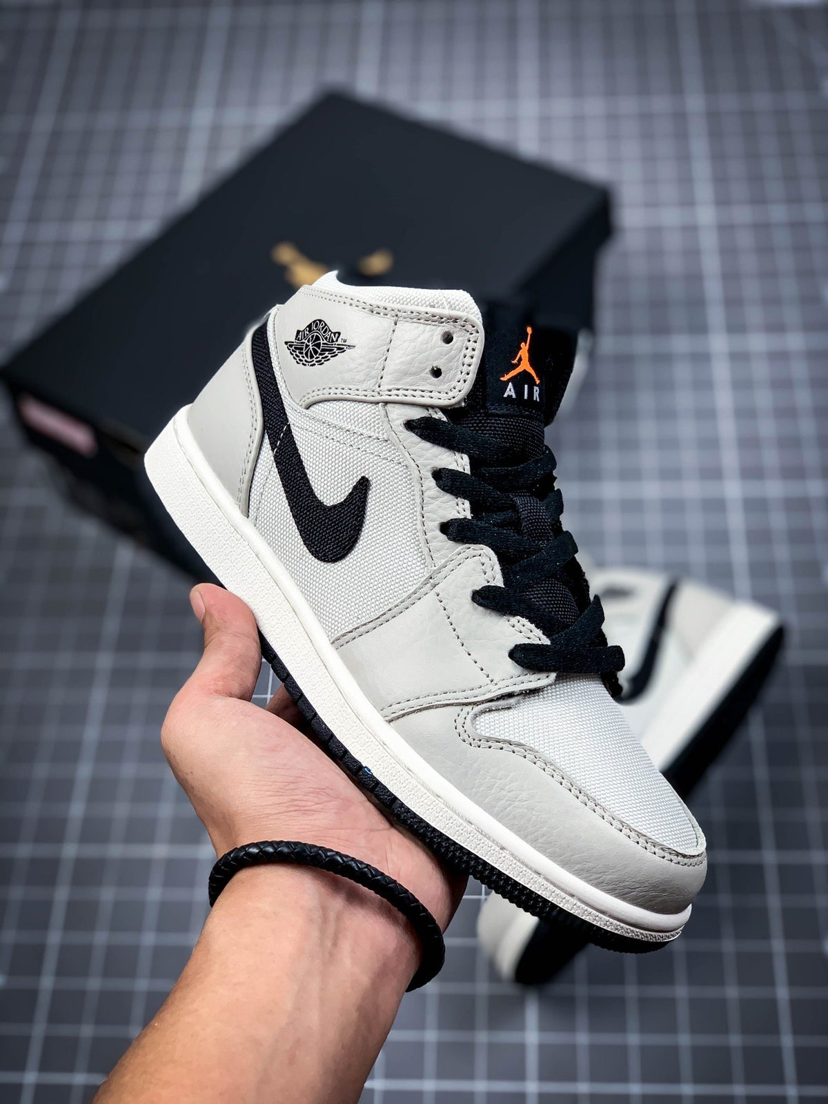 AIR JORDAN 1