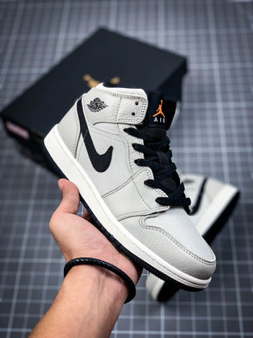 AIR JORDAN 1