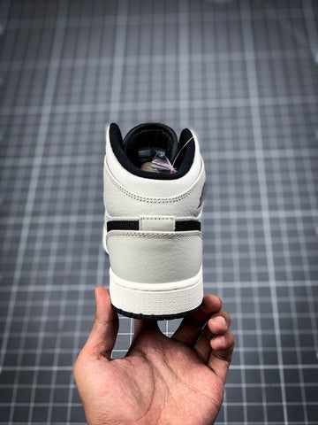 AIR JORDAN 1