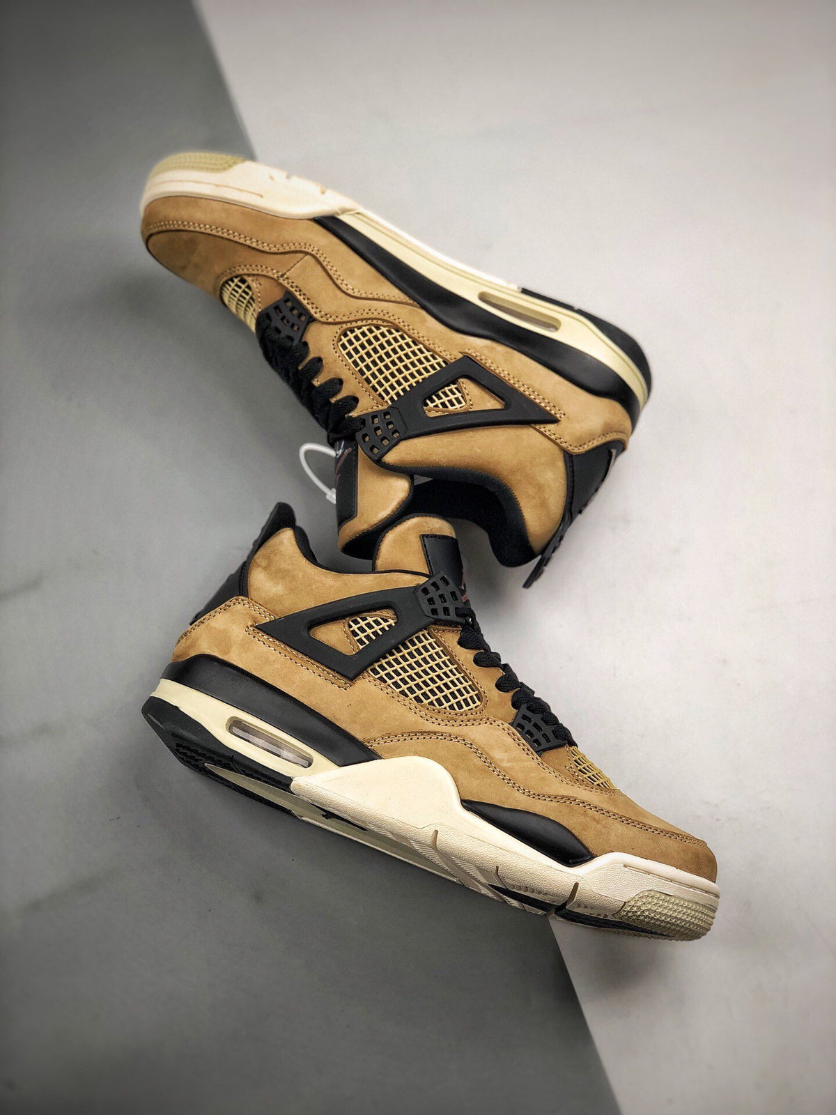 AIR JORDAN 4