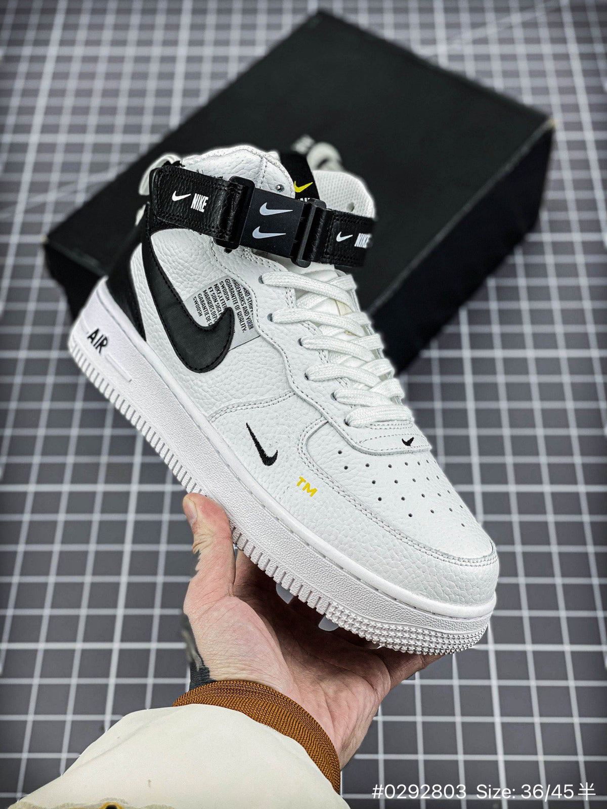 NIKE AIR FORCE ONE
