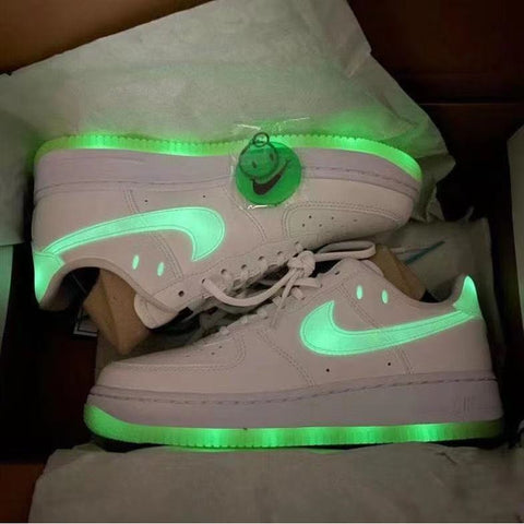 NIKE AIR FORCE ONE LUCES