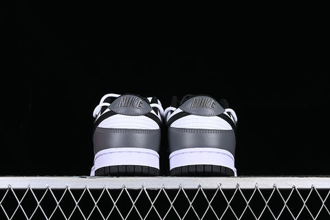 SB DUNK LOW BLACK