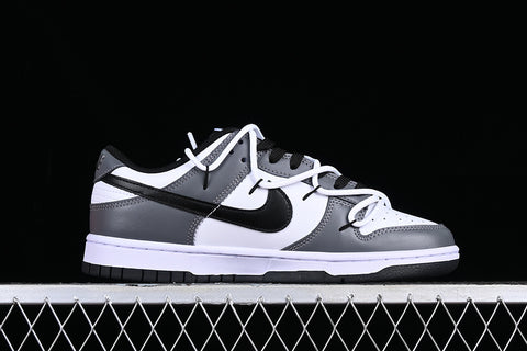 SB DUNK LOW BLACK