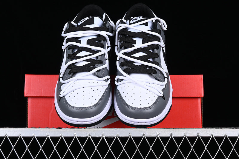 SB DUNK LOW BLACK