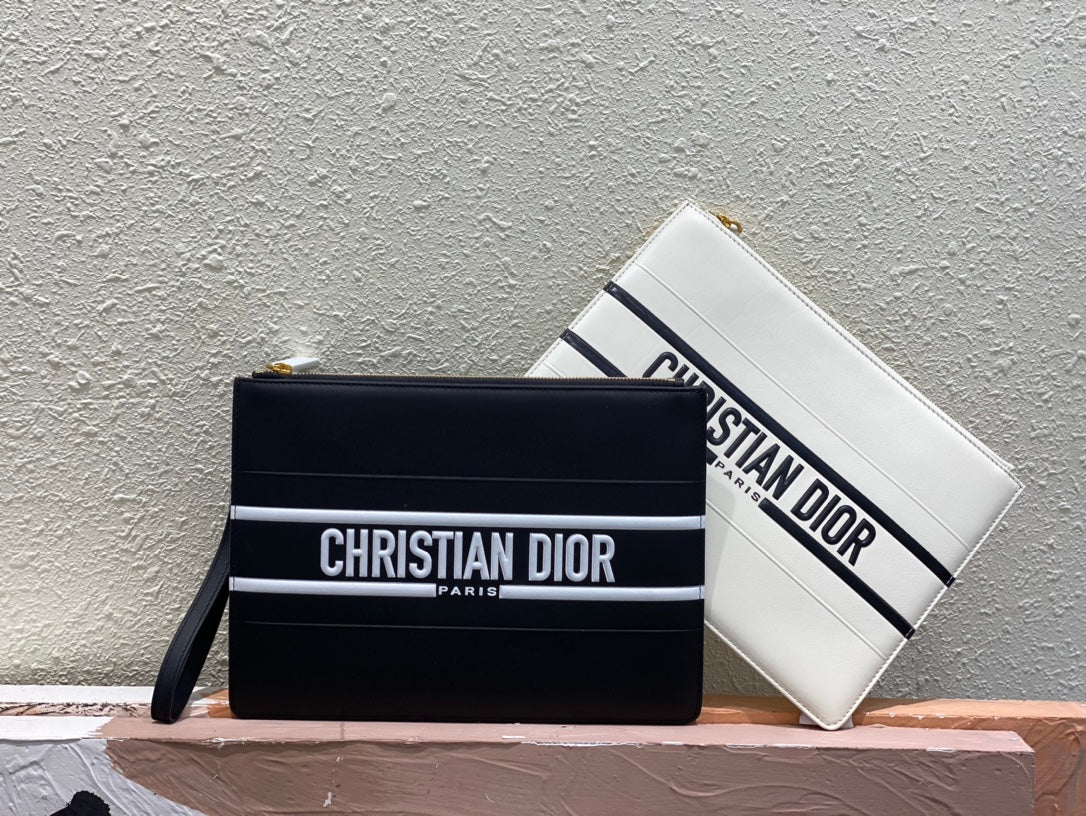 CHRISTIAN DIOR