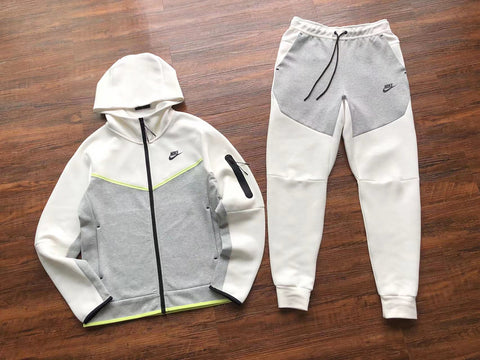 NIKE TECH