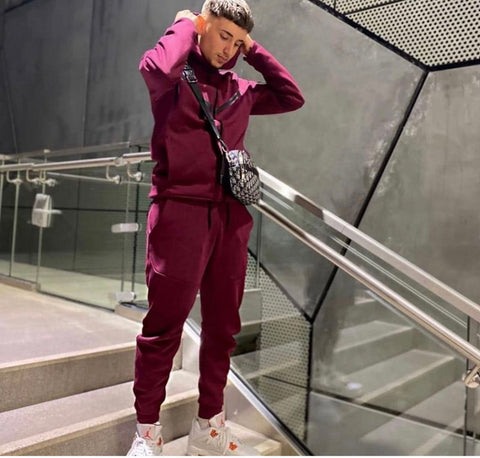 NIKE TECH