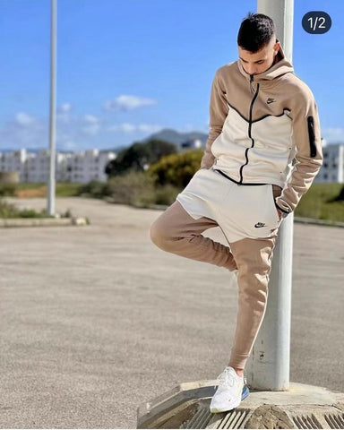 NIKE TECH